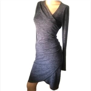 Aritzia Wilfred Free Yasmin Faux Wrap Ruched Bodycon Dress in Gray - Small